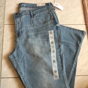 ANY 3 FOR $20 NWT Old Navy Curvy Light Wash Jeans